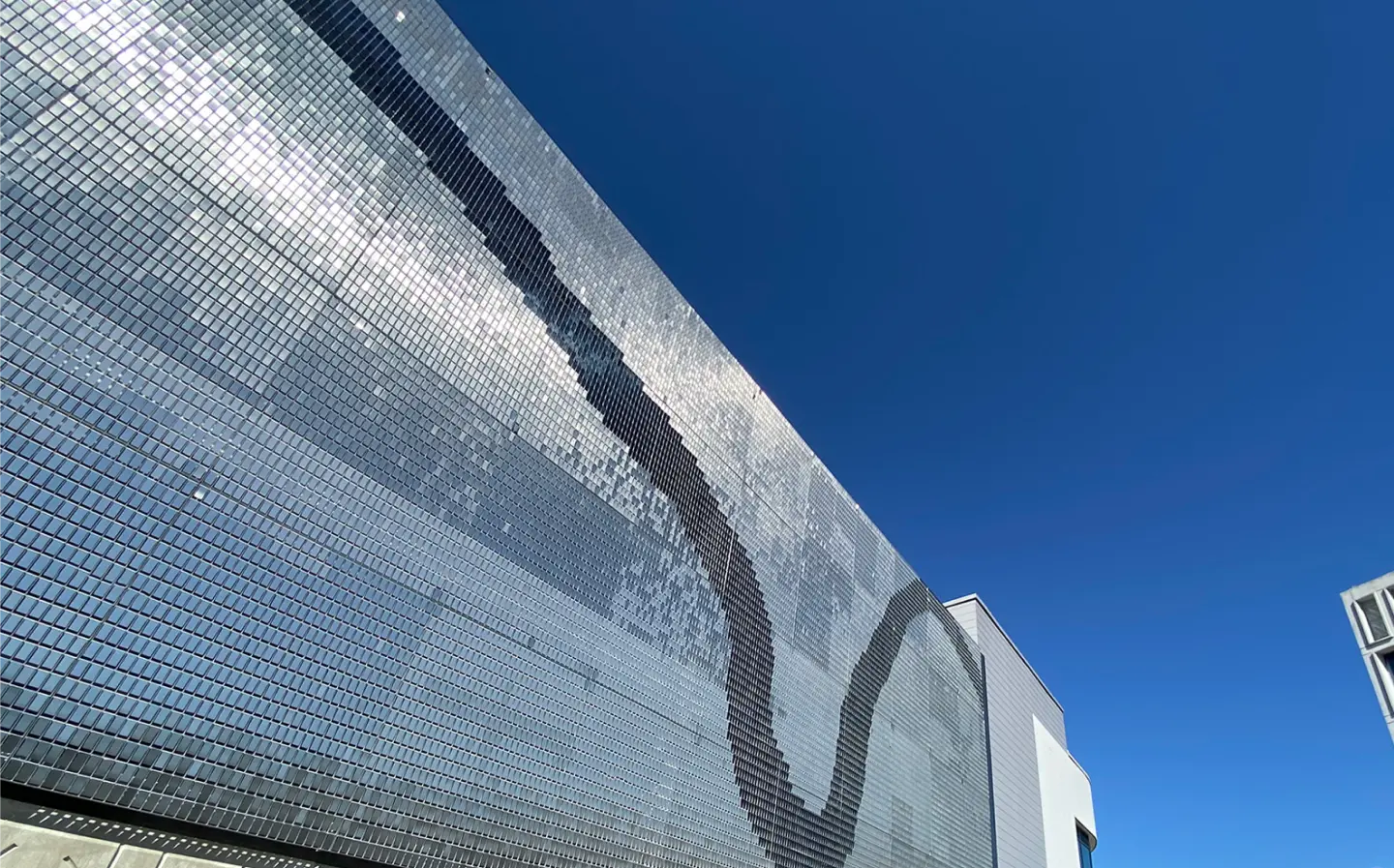 Dynamic Wall Installation STEREO-KINETIC® Wall System | Dynamic Facade & Cladding